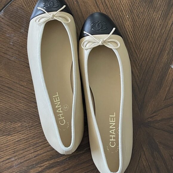 CHANEL Beige Lambskin Cap Toe Ballerina Flats - Picture 3 of 16